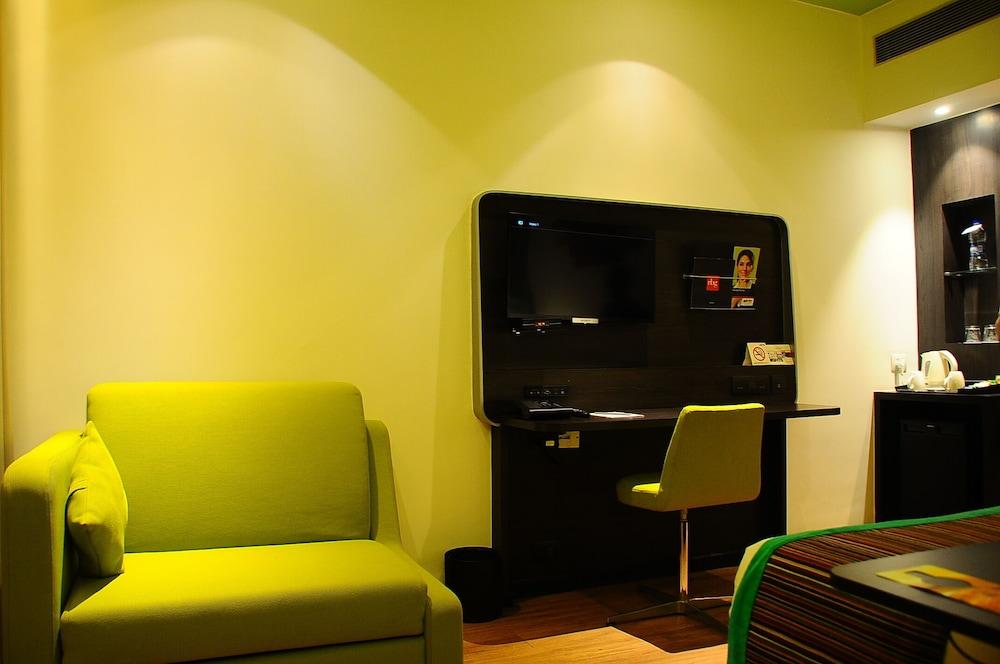 Park Inn By Radisson Gurgaon Bilaspur Manesar Exterior foto