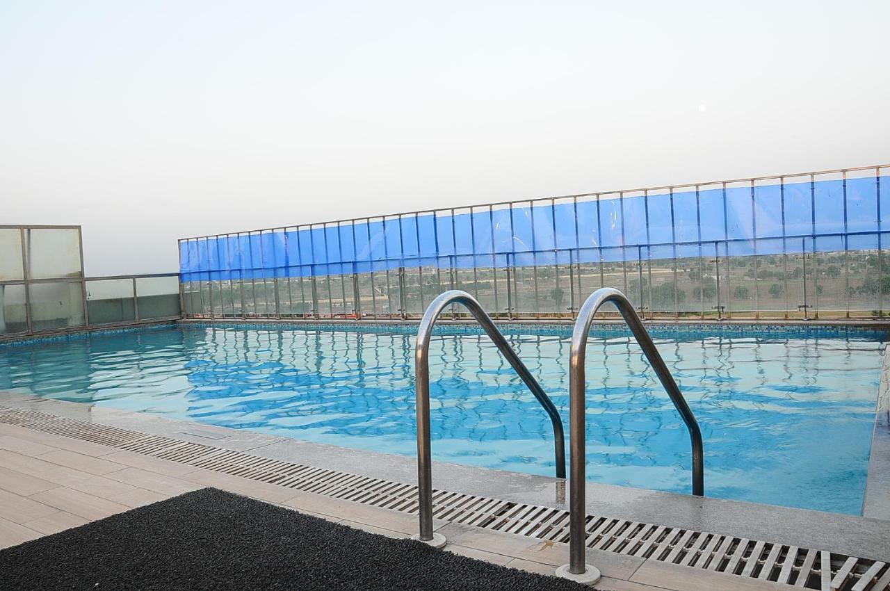 Park Inn By Radisson Gurgaon Bilaspur Manesar Exterior foto